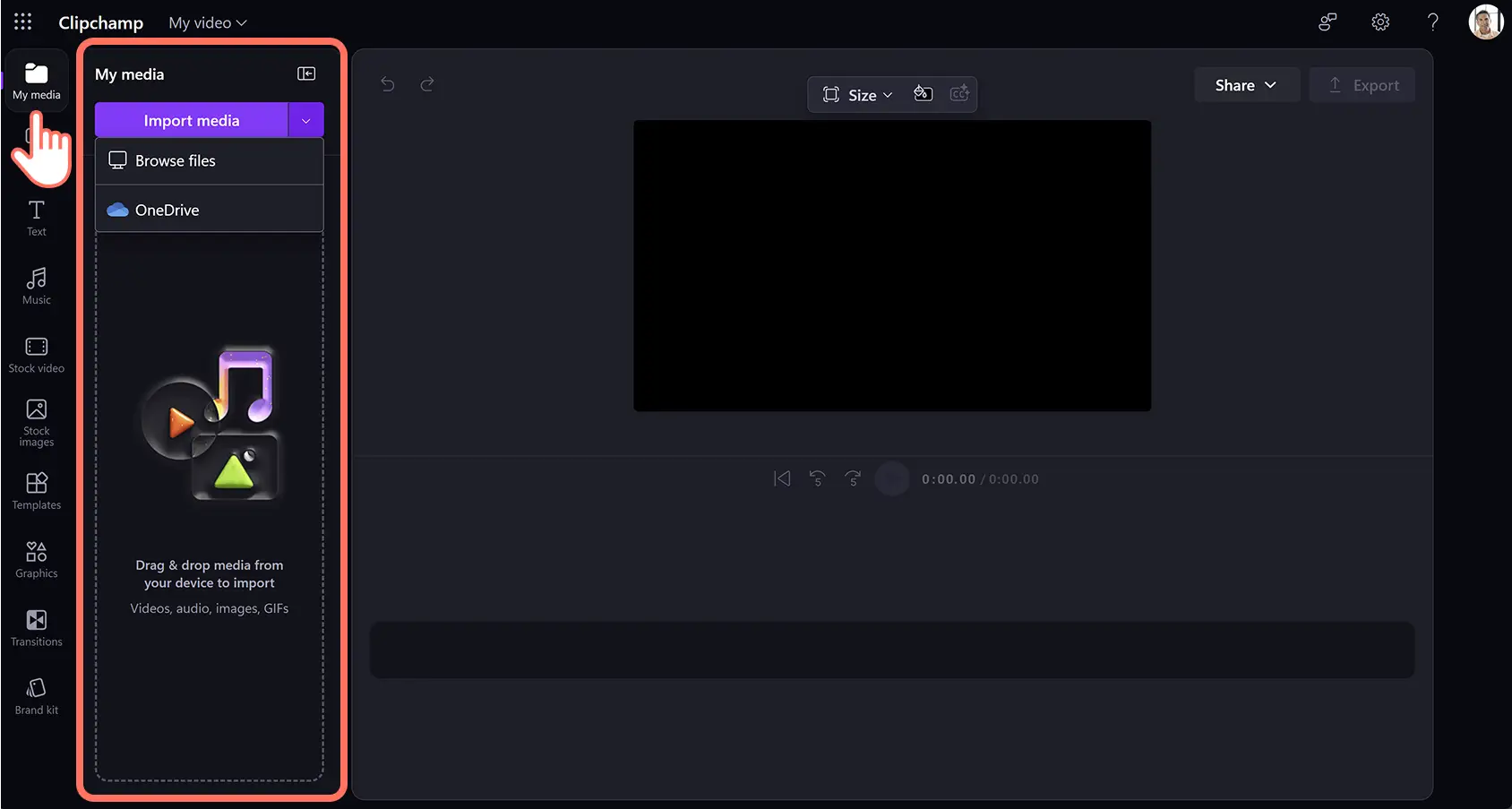 Eine Person, die Medien in Clipchamp für die Arbeit importiert.