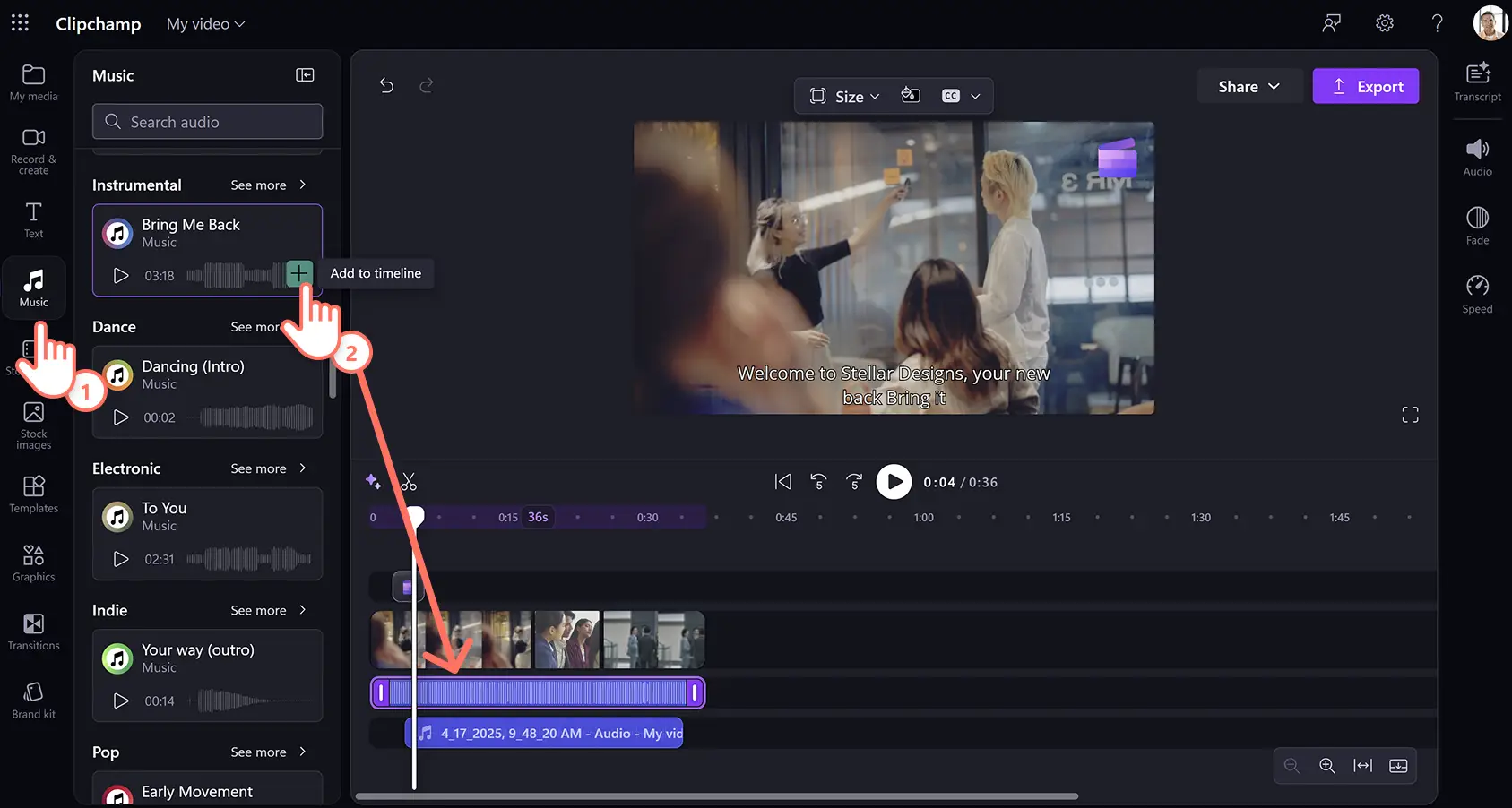 Пользователь добавляет бесплатную фоновую музыку в корпоративное видео с пояснениями в Clipchamp для работы/
