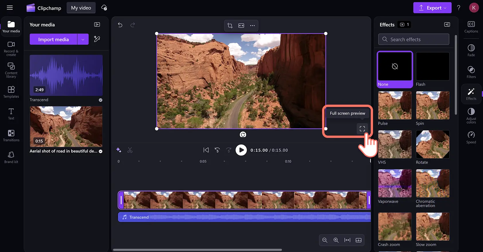 Pengguna mengeklik tombol pratinjau layar penuh di Clipchamp.