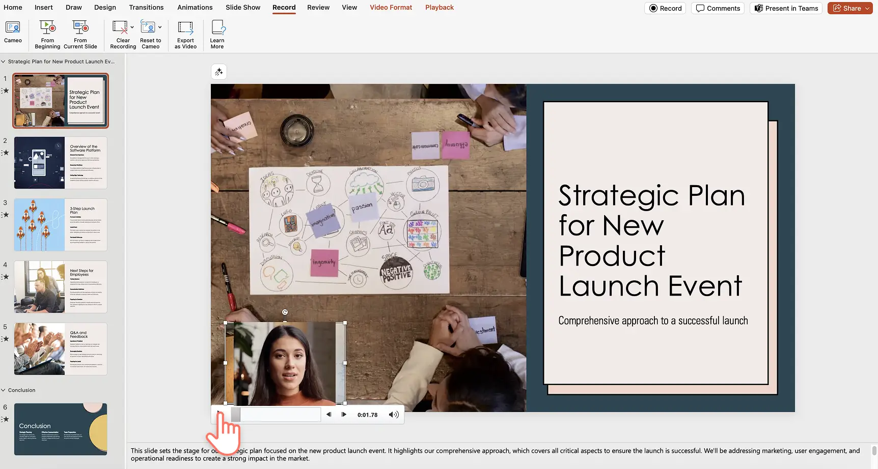 Un usuario reproduciendo una grabación de Cameo por diapositiva para previsualizar en PowerPoint