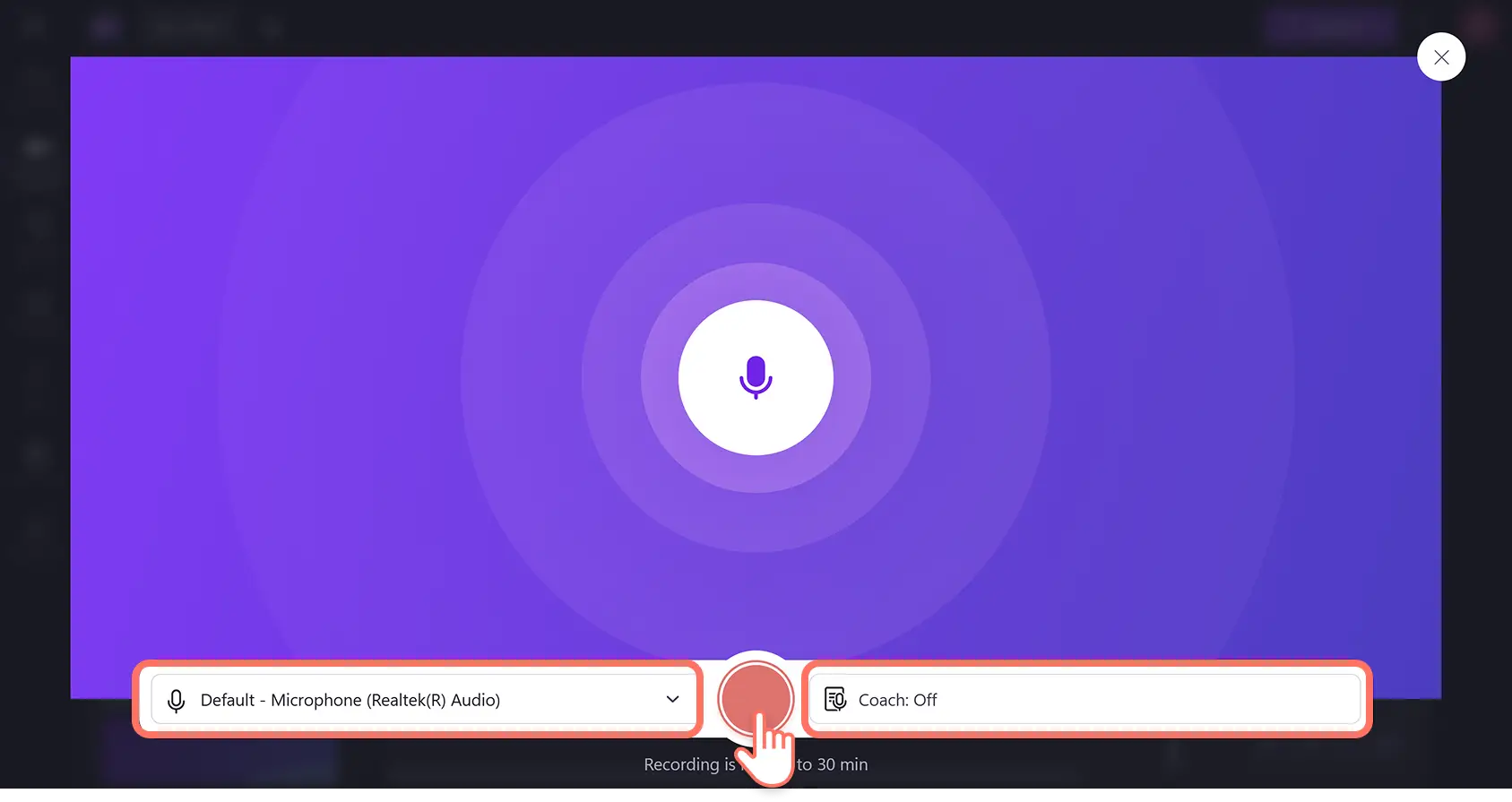 Clipchamp video düzenleyicide ses kaydedici içindeki kayıt düğmesine tıklayan bir kullanıcı.