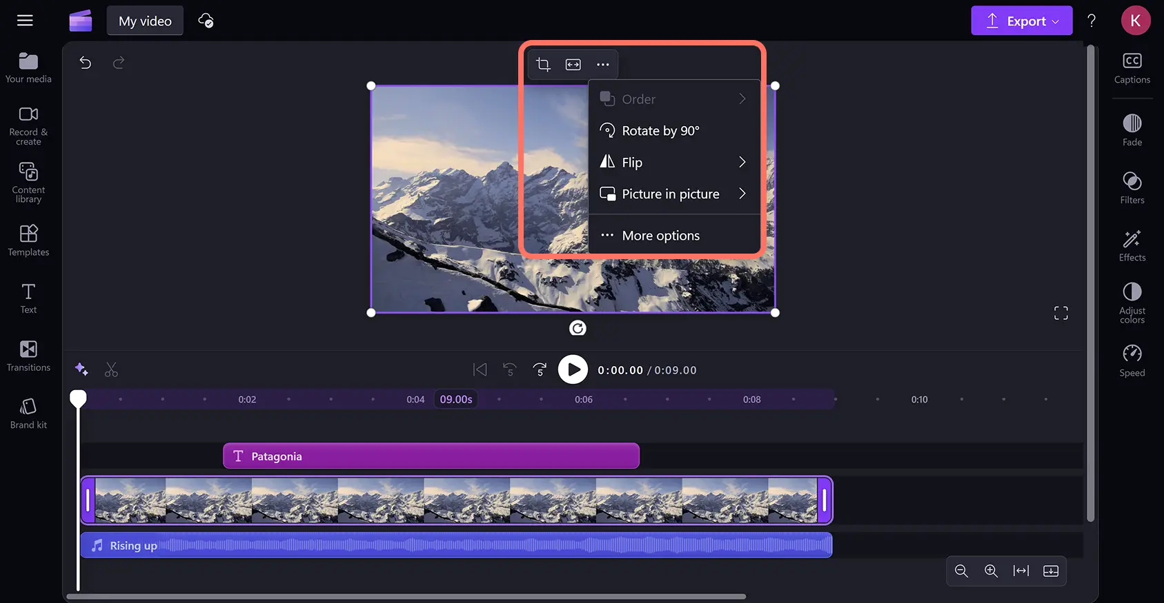 Clipchamp 视频编辑器中时间线上已选择一个资产后的浮动工具栏。