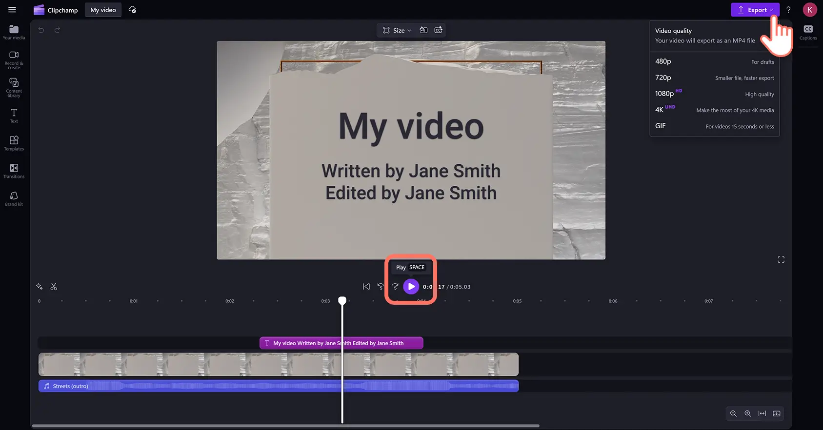 En användare exporterar en eftertextsvideo i Clipchamp.