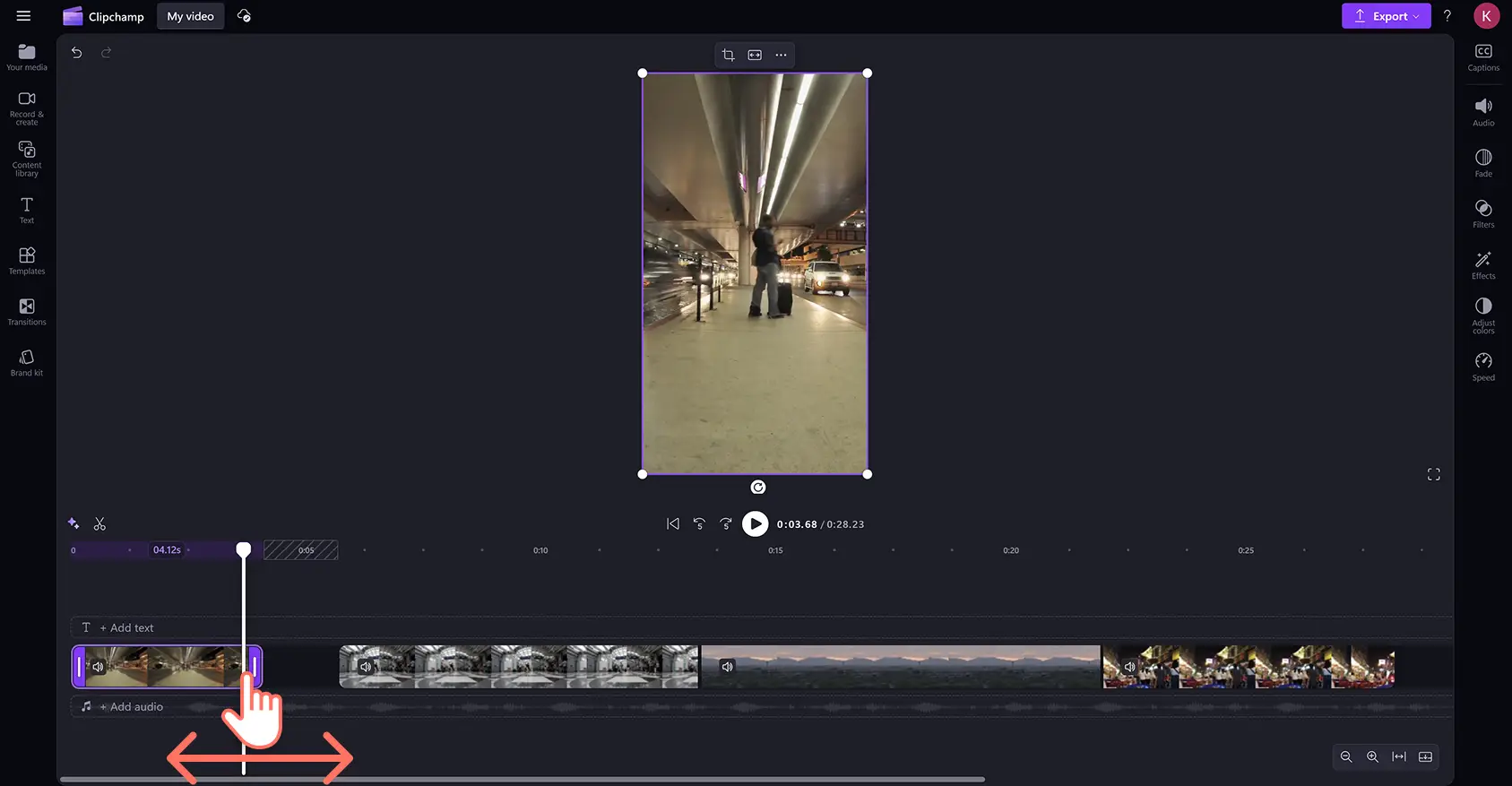 En bruger beskærer et klip med højdepunkter fra rejser i Clipchamp-videoeditoren.