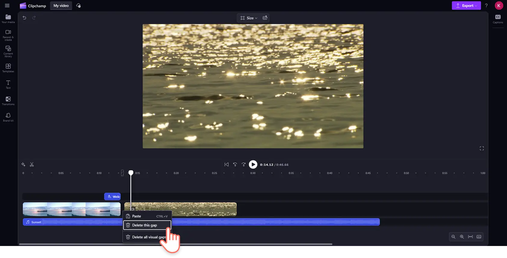 En bruger fjerner et lille ekstra mellemrum i Clipchamp-videoeditoren.
