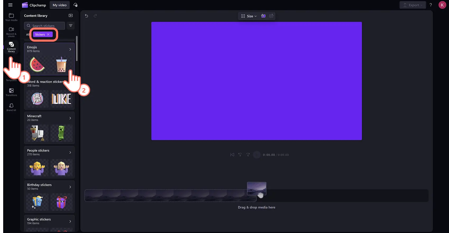Pengguna memilih koleksi emoji di dalam pustaka stiker di editor video Clipchamp.
