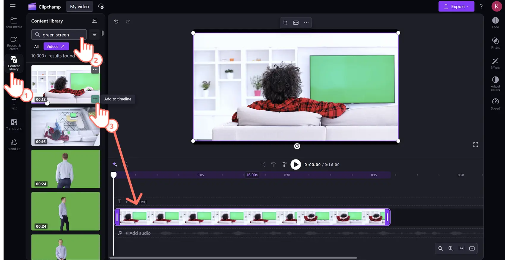 Seorang pengguna memilih video skrin hijau stok dan kemudian menyeret serta melepaskannya ke atas garis masa dalam Clipchamp.