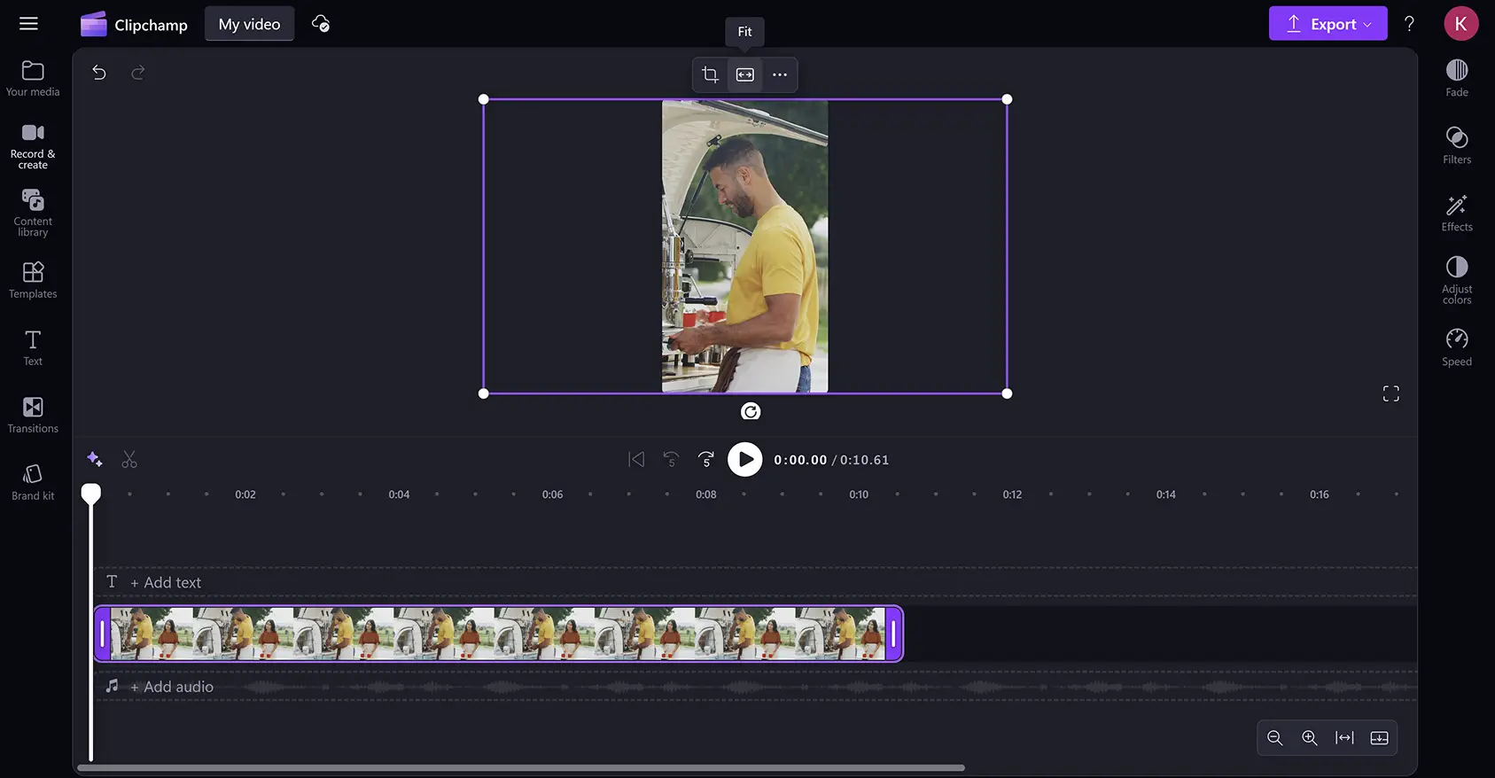 Clipchamp ビデオ エディターで黒い帯を取り除いてリサイズされたユーザーの動画。