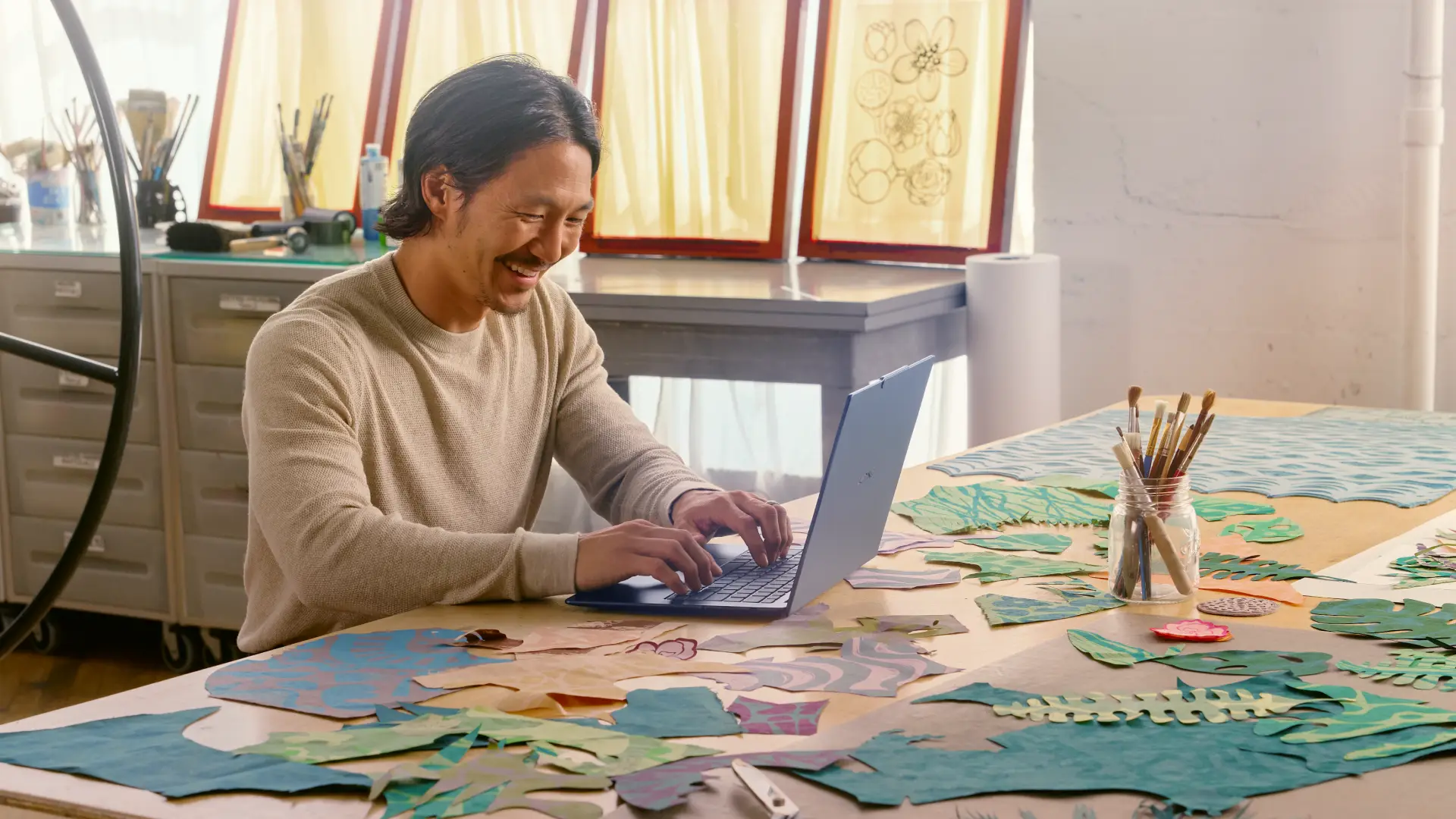 Learn how to customize your keynote presentation in Microsoft PowerPoint with Copilot AI