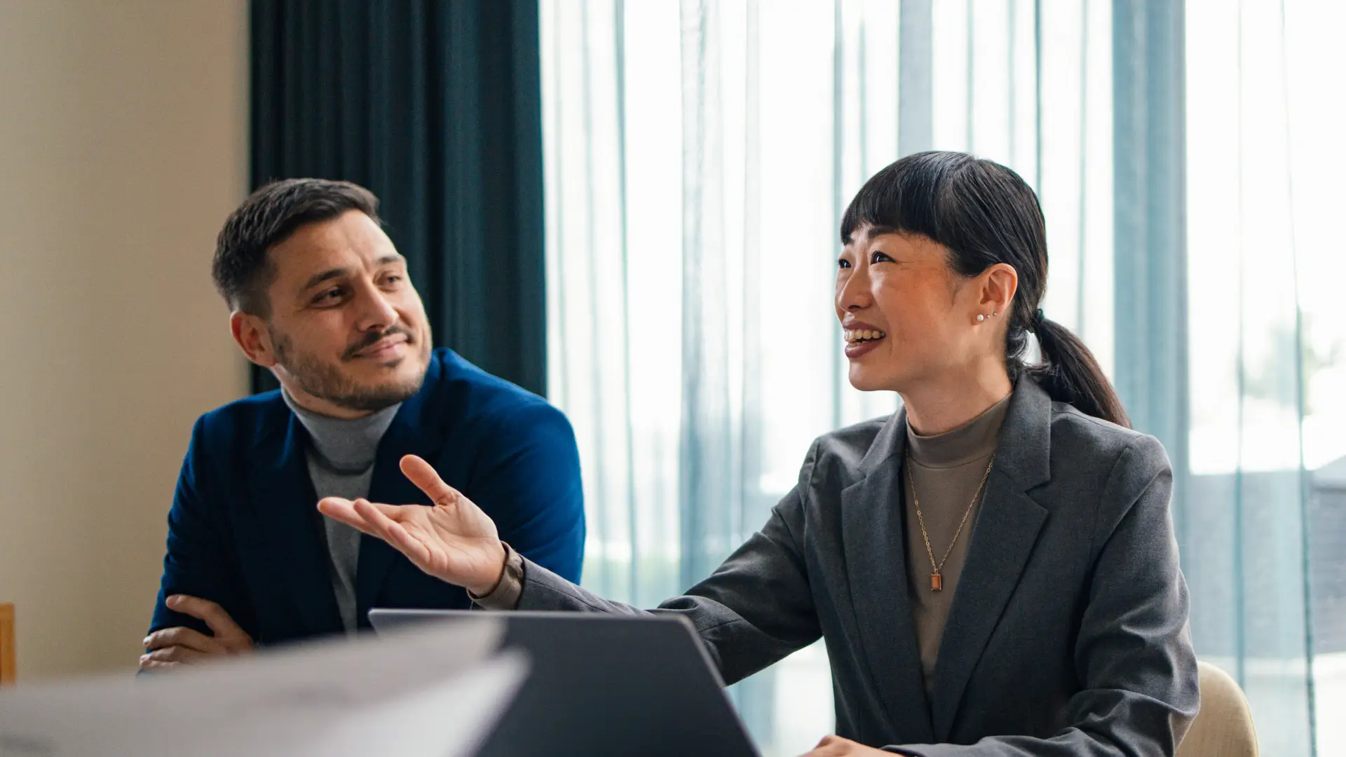 Collaborate, save, and share presentations.