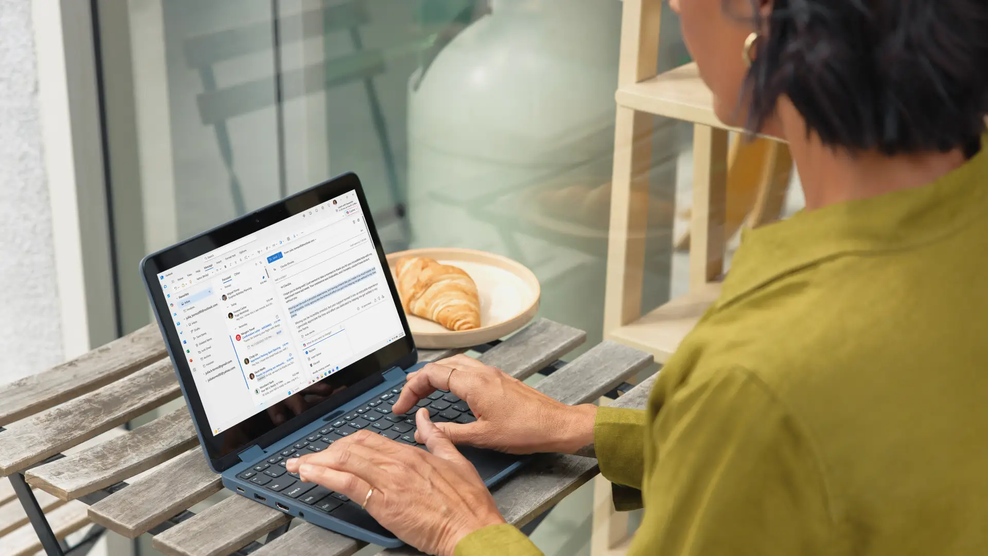 Portfolio Maker - Secure share portfolios in emails and resumes